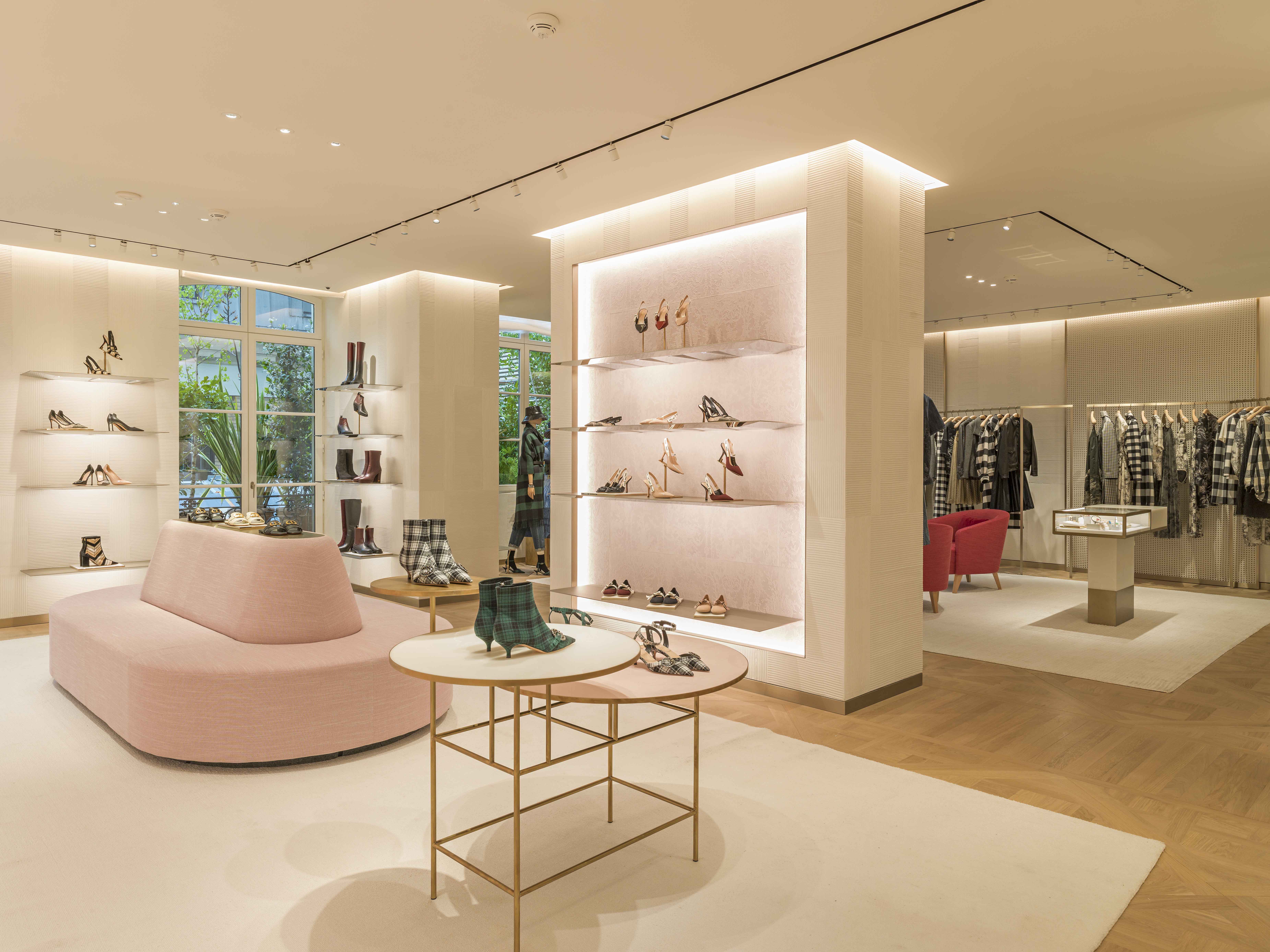 Dior has opened a new boutique on the Champs-Élysées