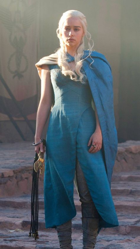  Season 3 - Daenerys goes full-blown warrior in her classic pant-dress looks.