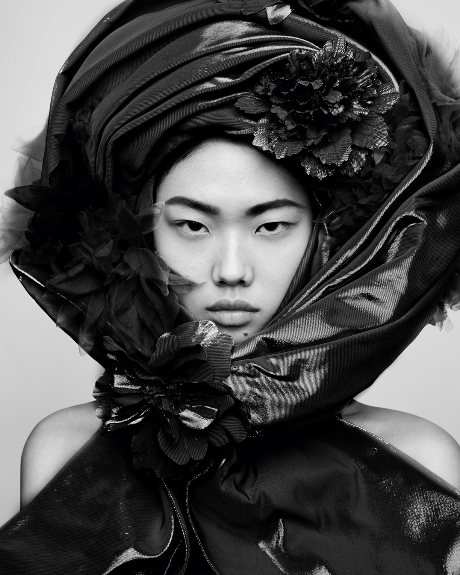  Sijia Kang wears dress and headpiece Marc Jacobs // On skin Eric Buterbaugh Rose Oud