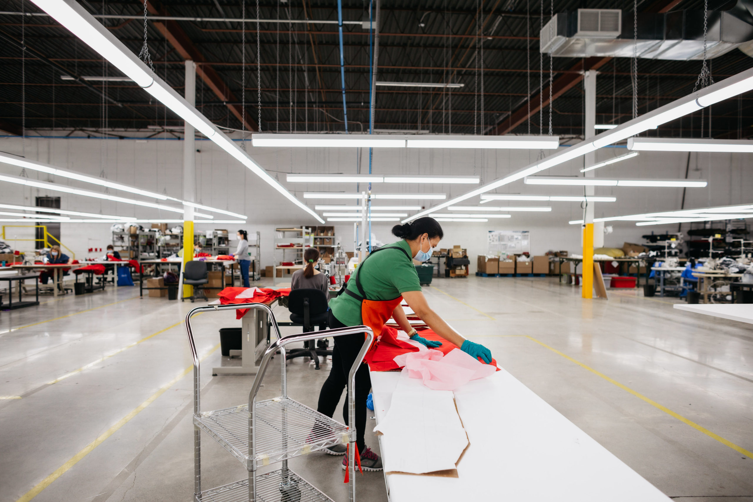  how Much Do Lululemon Employees Make Canada Border