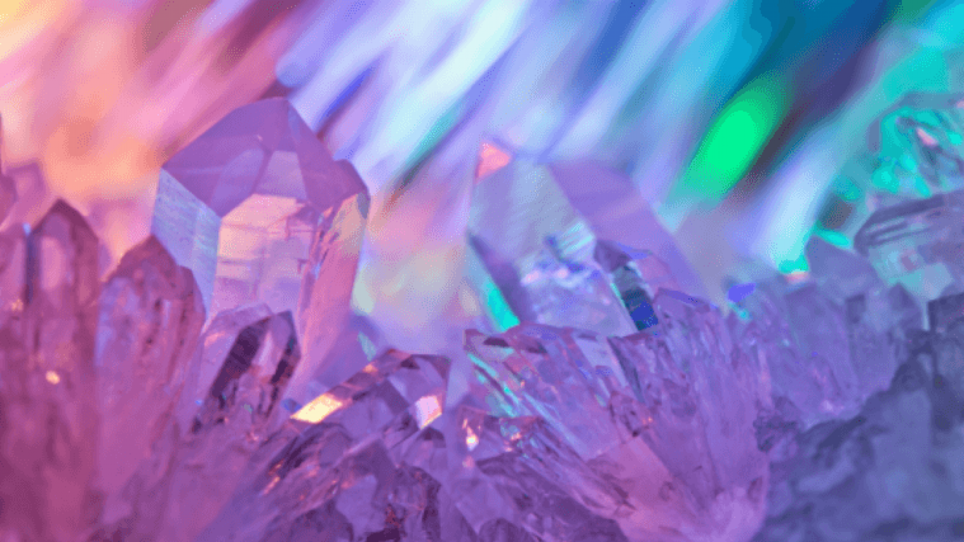 Crystals lsolate. Красивые Кристаллы. Кристаллы драгоценных камней. Розово-фиолетовый камень. Фиолетовый Кристалл.