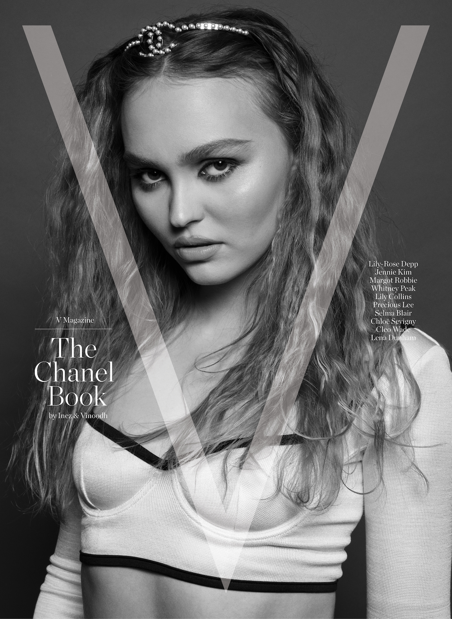  Lily-Rose Depp wears CHANEL Spring-Summer 2021 Ready-to-Wear collection