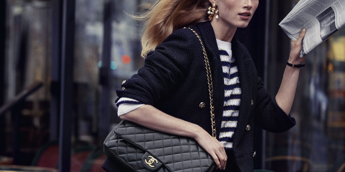 CHANEL - The CHANEL iconic bag unites timelessness with modernity without  ever losing sight of CHANEL's allure.​ ​ Photographed by Inez & Vinoodh.​ ​  See more at chanel.com/-RTW_handbags_21