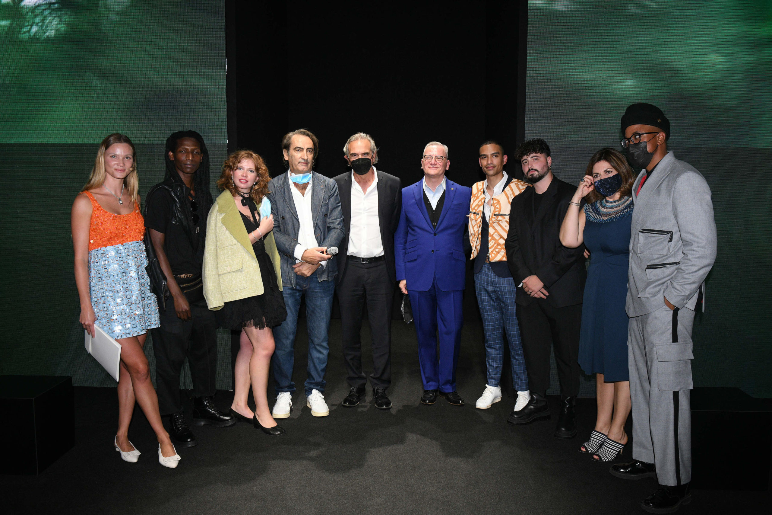  Image courtesy of the Fashion Hub, featuring Fiammetta Cicogna, Beppe Angiolini, Carlo Capasa, and Giacomo Santucci.