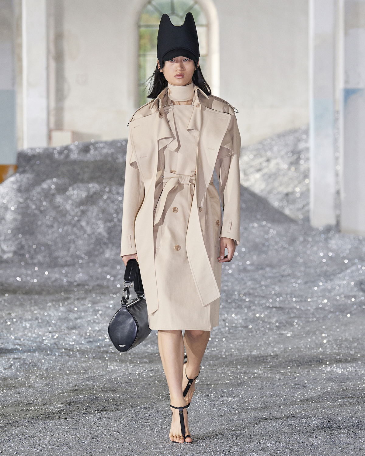 The Burberry Trench Coat: My Honest Review 2023 • Petite in Paris