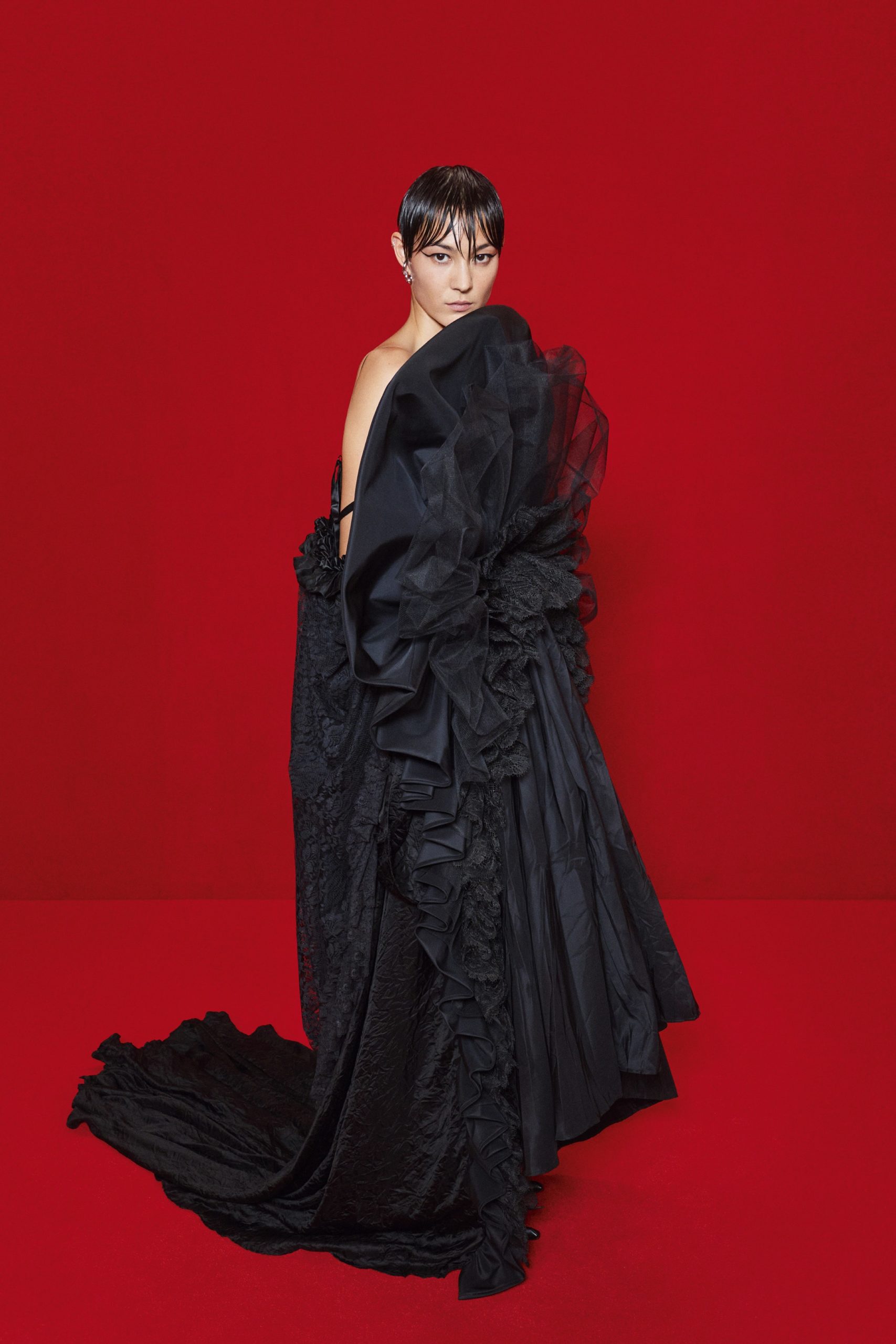 Balenciaga Takes to the Red Carpet for SS22 - V Magazine