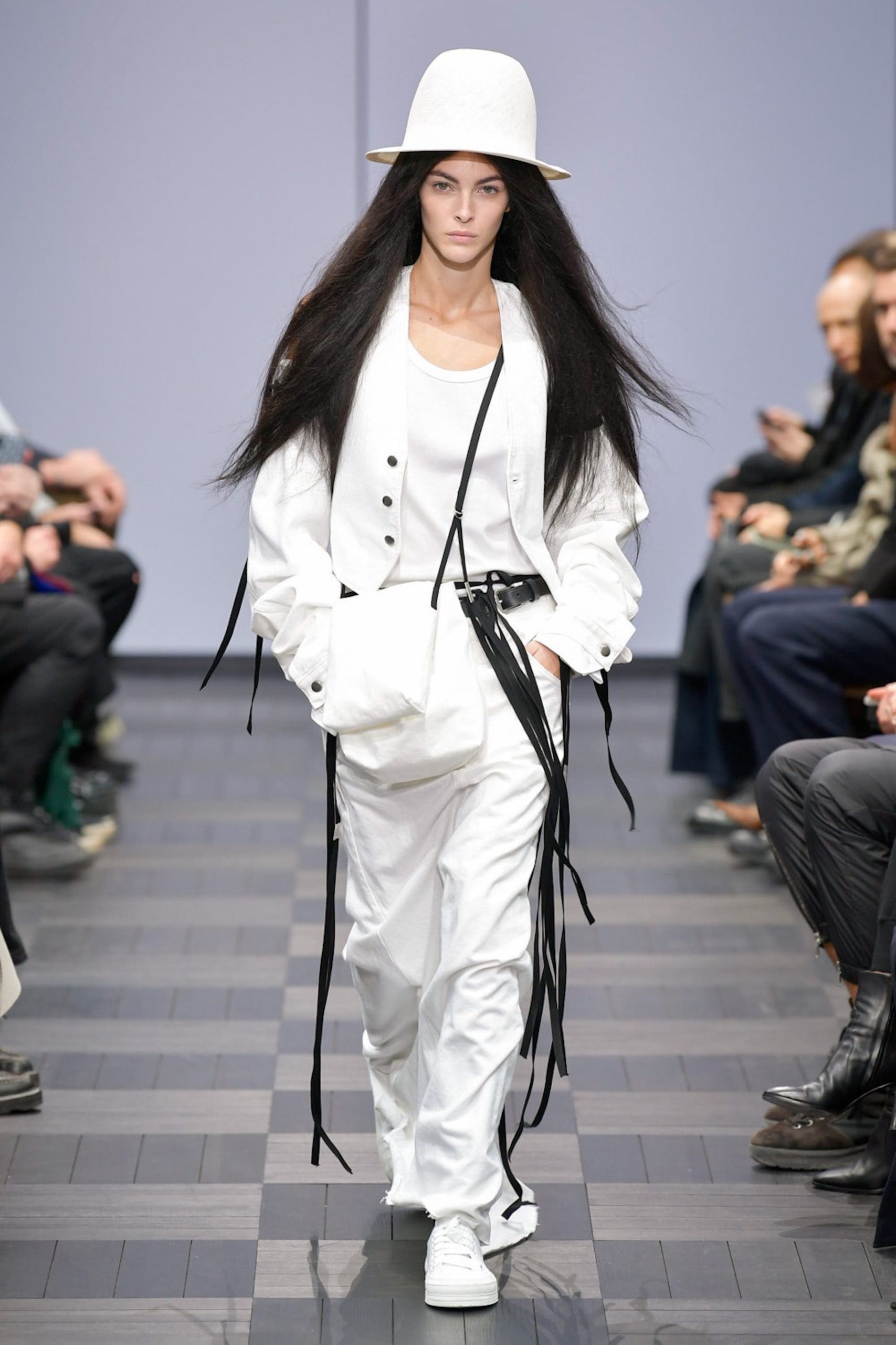 Ann Demeulemeester Spring 2012 Ready-to-Wear Collection