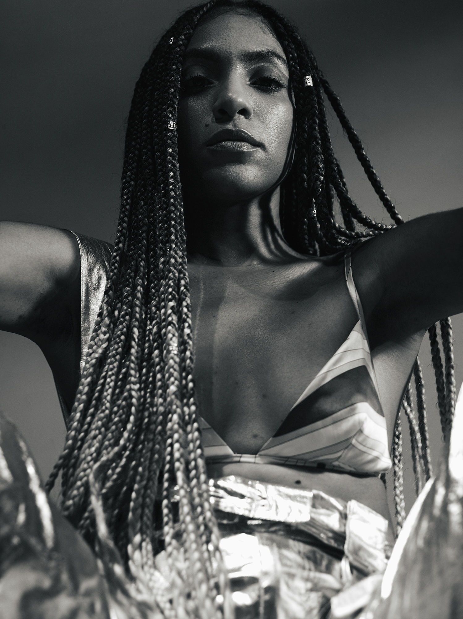  Naomi wears top <strong>Emilio Pucci</strong>, overalls <strong>Isabel Marant</strong>