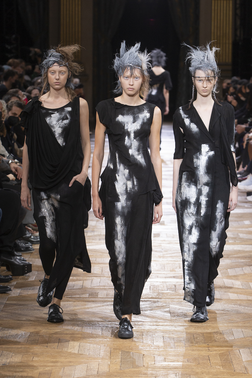 Yohji Yamamoto F/W 18 womenswear #19 - Tagwalk: The Fashion Search