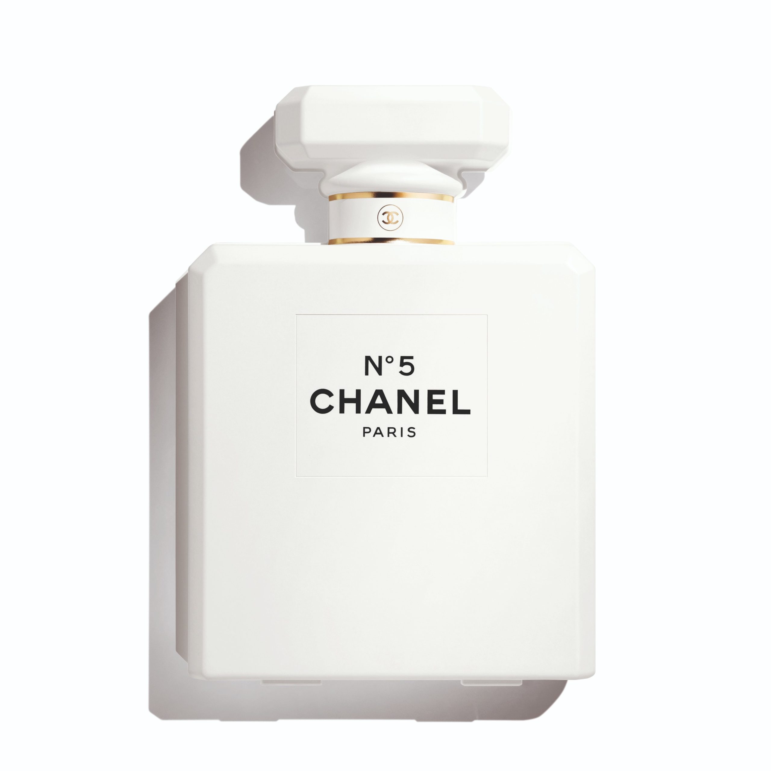 Chanel's Holiday 2021 Fragrance Collection is Perfect For The Gift