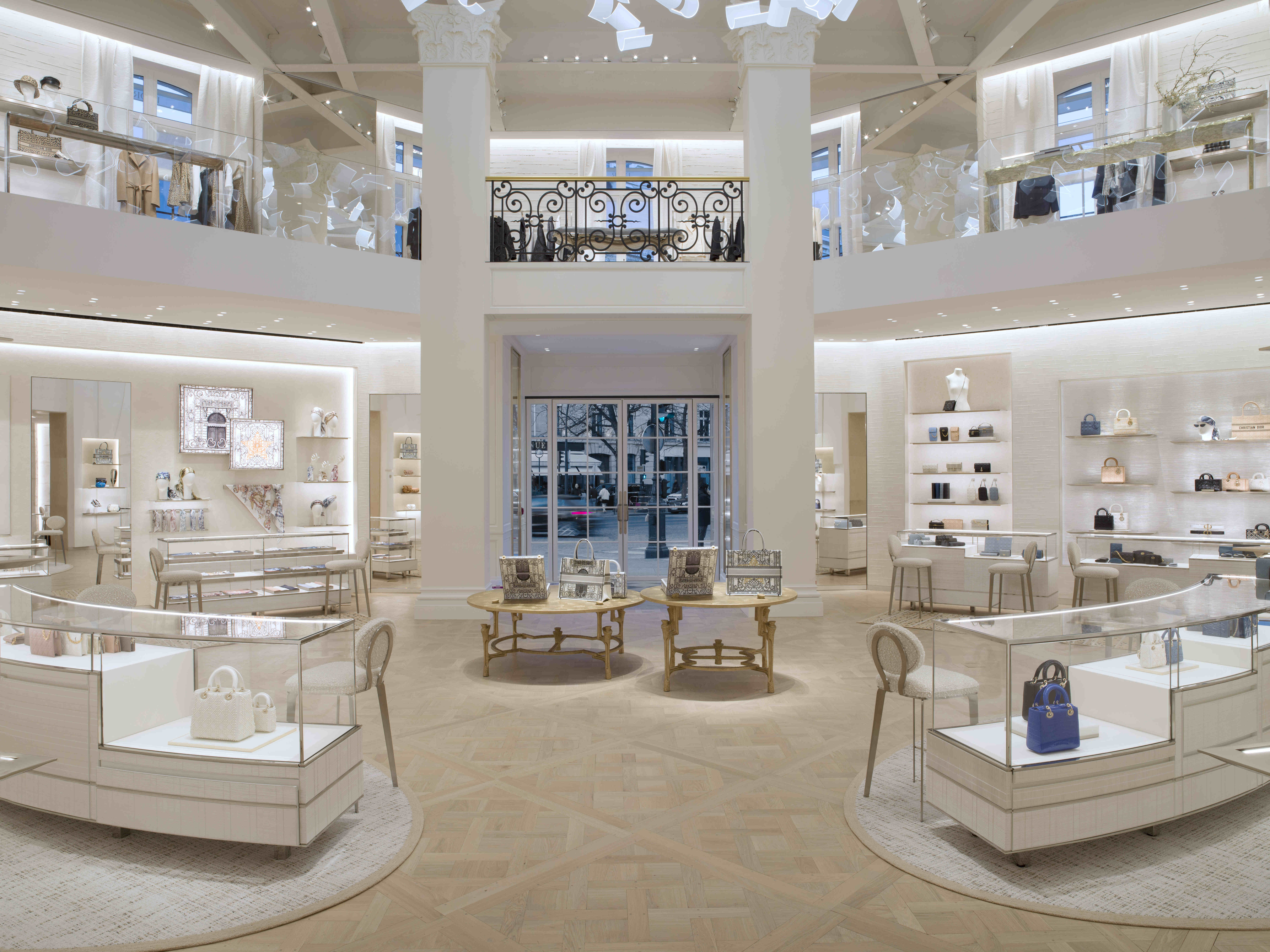 Dior Reopens 30 Avenue Montaigne Location