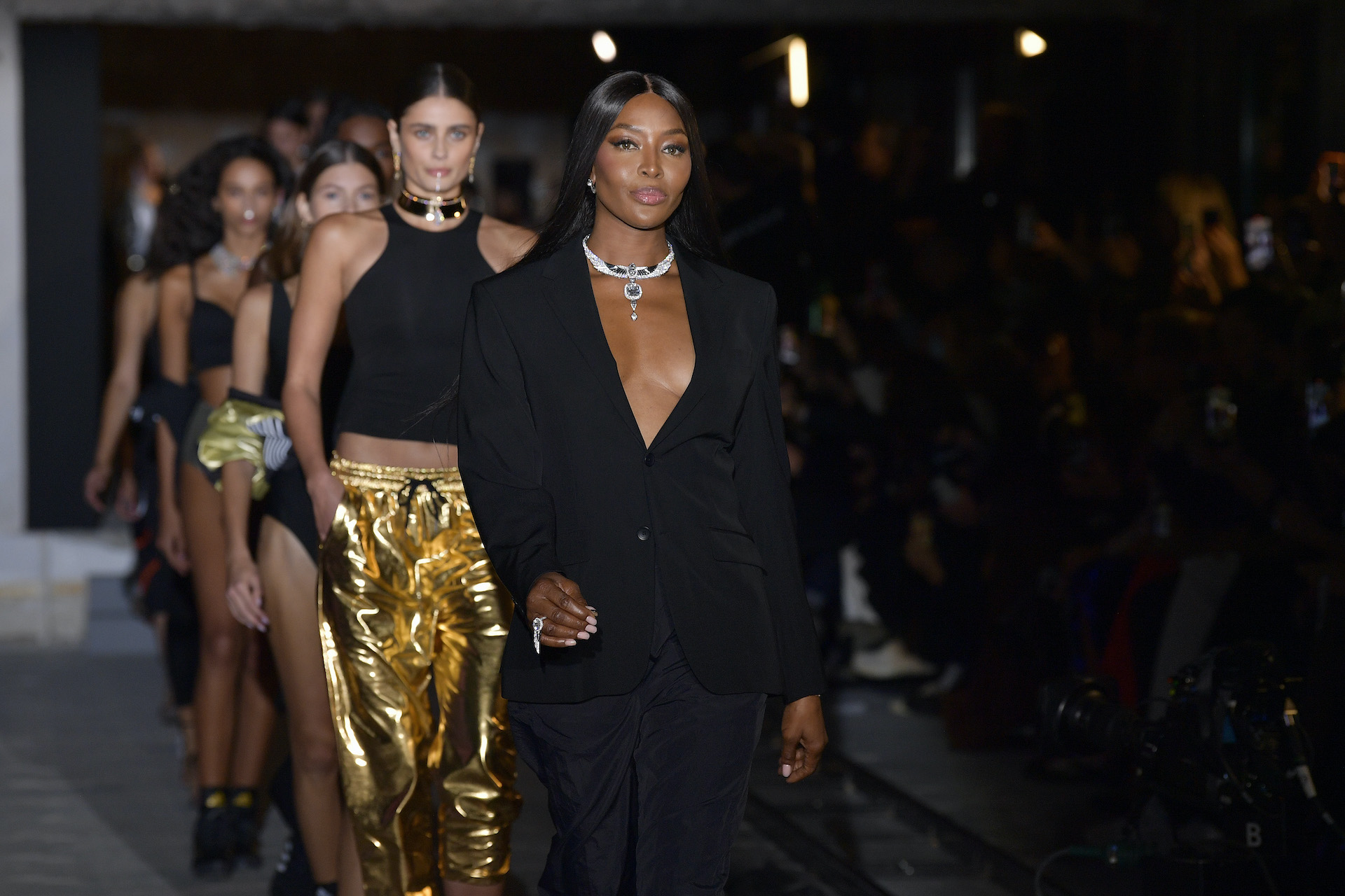  Naomi Campbell walks the runway during the Messika Womenswear Spring/Summer 2023