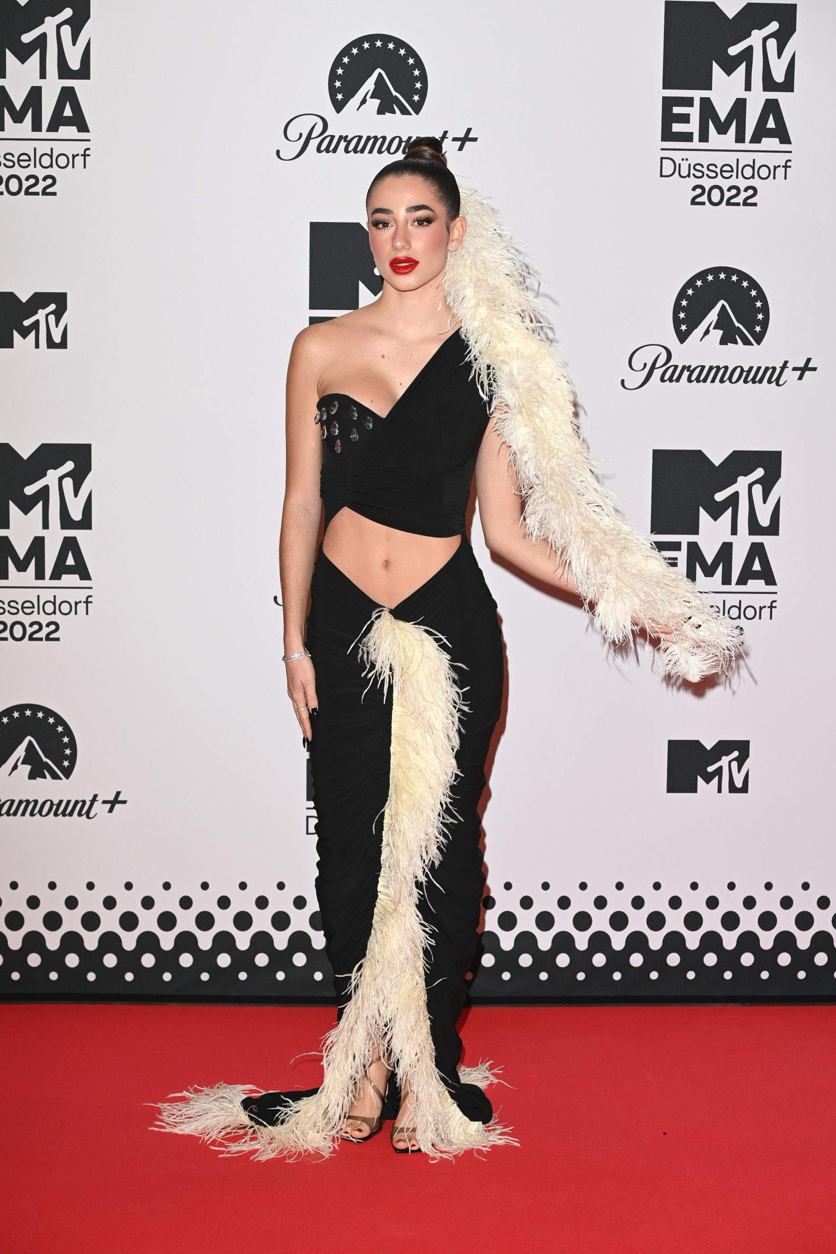  DUESSELDORF, GERMANY - NOVEMBER 13: Lola Lolita attends the red carpet during the MTV Europe Music Awards 2022 held at PSD Bank Dome on November 13, 2022 in Duesseldorf, Germany. (Photo by Kate Green/Getty Images for MTV)