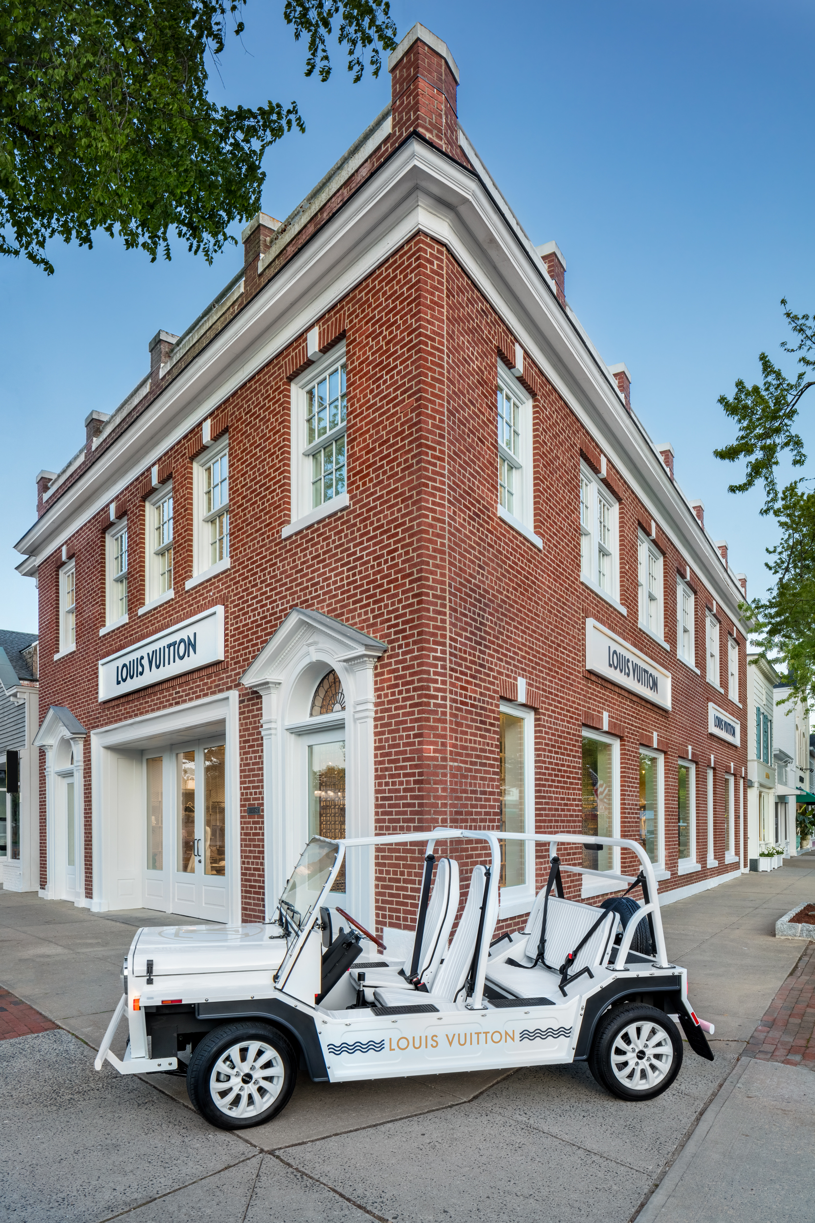 Louis Vuitton Makes Its Way To East Hampton For New Boutique - V