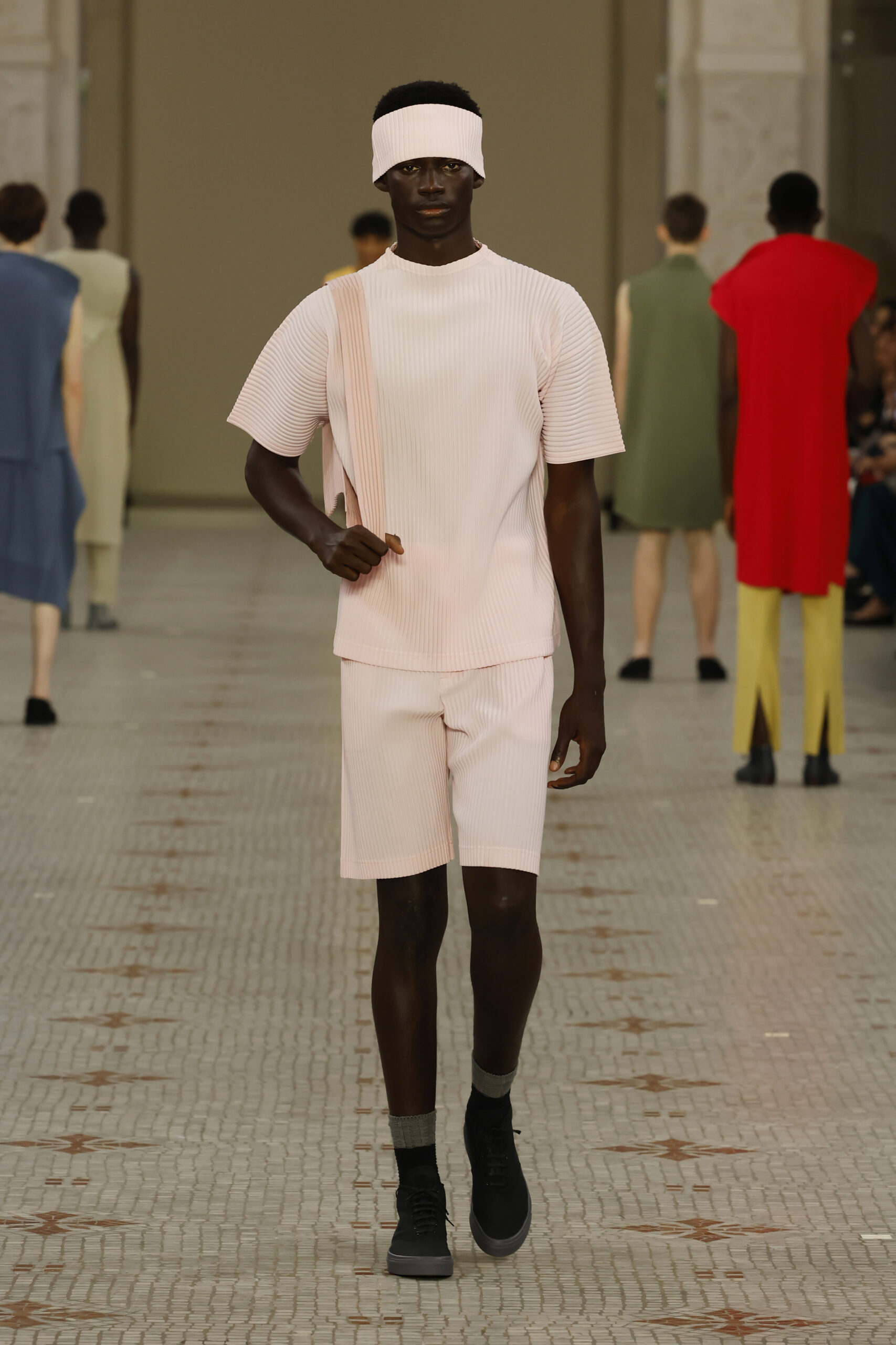 A Return to Craft with Homme Plissé Issey Miyake SS24 Collection - V ...
