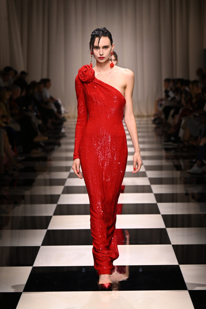 Giorgio Armani Privé Debuts A Garden Of Red Couture Roses For FW23 ...