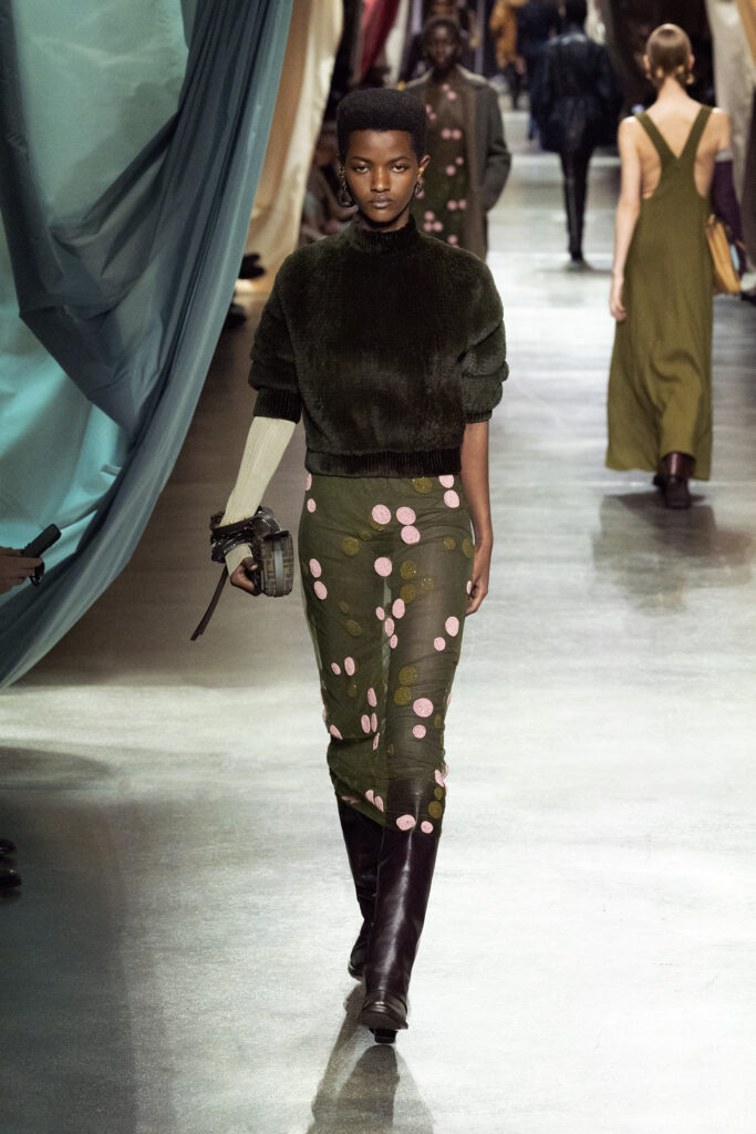 Kim Jones Looks to the Early Eighties for Fendi’s FW24 Collection - V ...