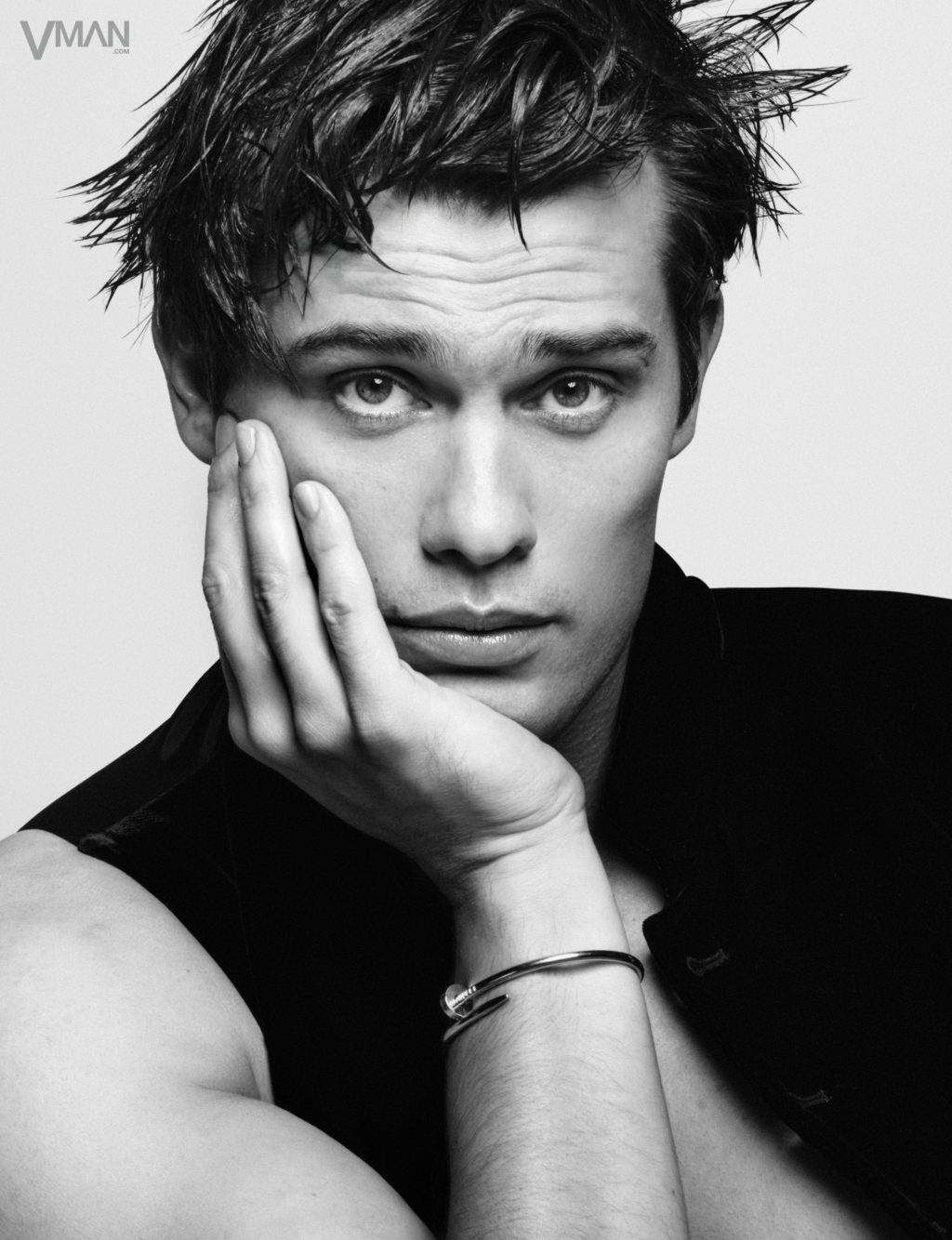 260517_LI_VMAGAZINE_NICHOLASGALITZINE_SH
